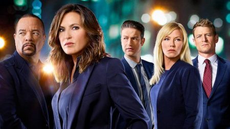Law & Order: SVU’s Executive Producer Teases a Sonny Carisi Romance