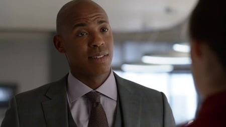 ‘Supergirl’ Mehcad Brooks leaving at Mid-Season
