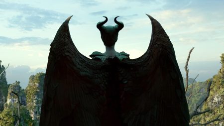 ‘Maleficent: Mistress of Evil’ Review – Pfeiffer Outshines Jolie