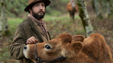 ‘First Cow’ Review – A Beautiful Look at an Unlikely Friendship