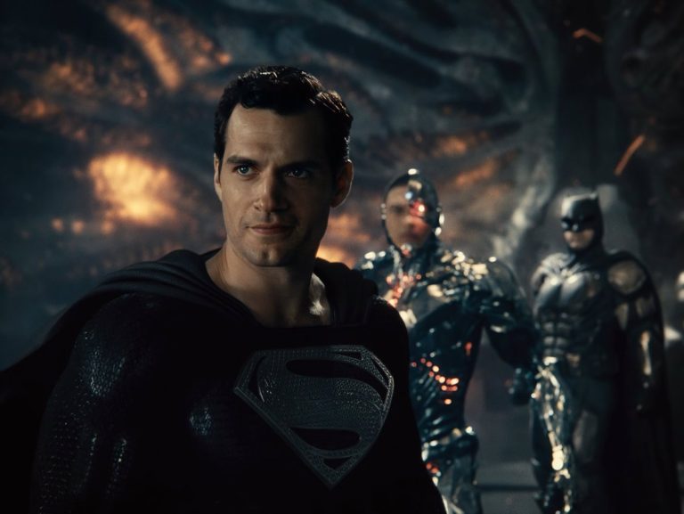 Superman Returns! Henry Cavill In Talks For New Contract