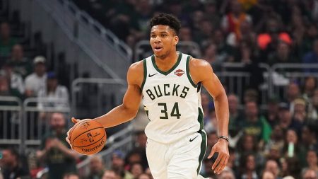Why Giannis Antetokounmpo Should Stay With The Milwaukee Bucks