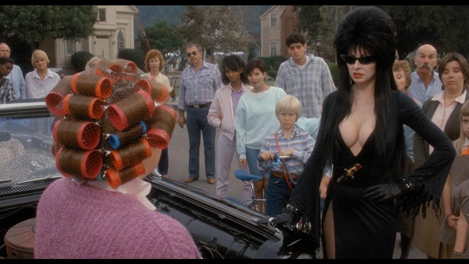 ‘Elvira: Mistress Of The Dark’ Blu-Ray Review – Horror Hostess Hits The Big Screen