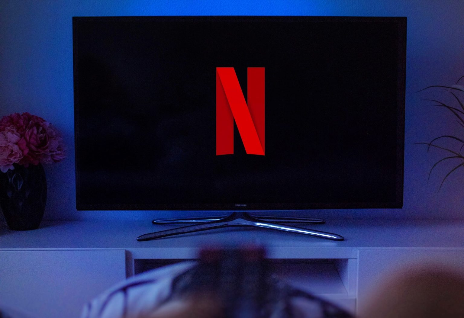 Kevin Hart to Star with Wesley Snipes in Netflix’s ‘True Story’