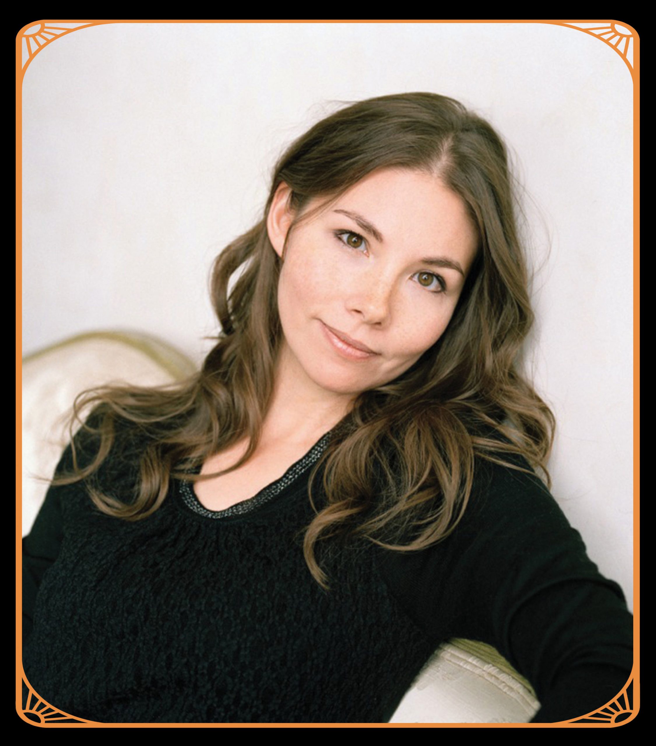 Marjorie Liu_with frame