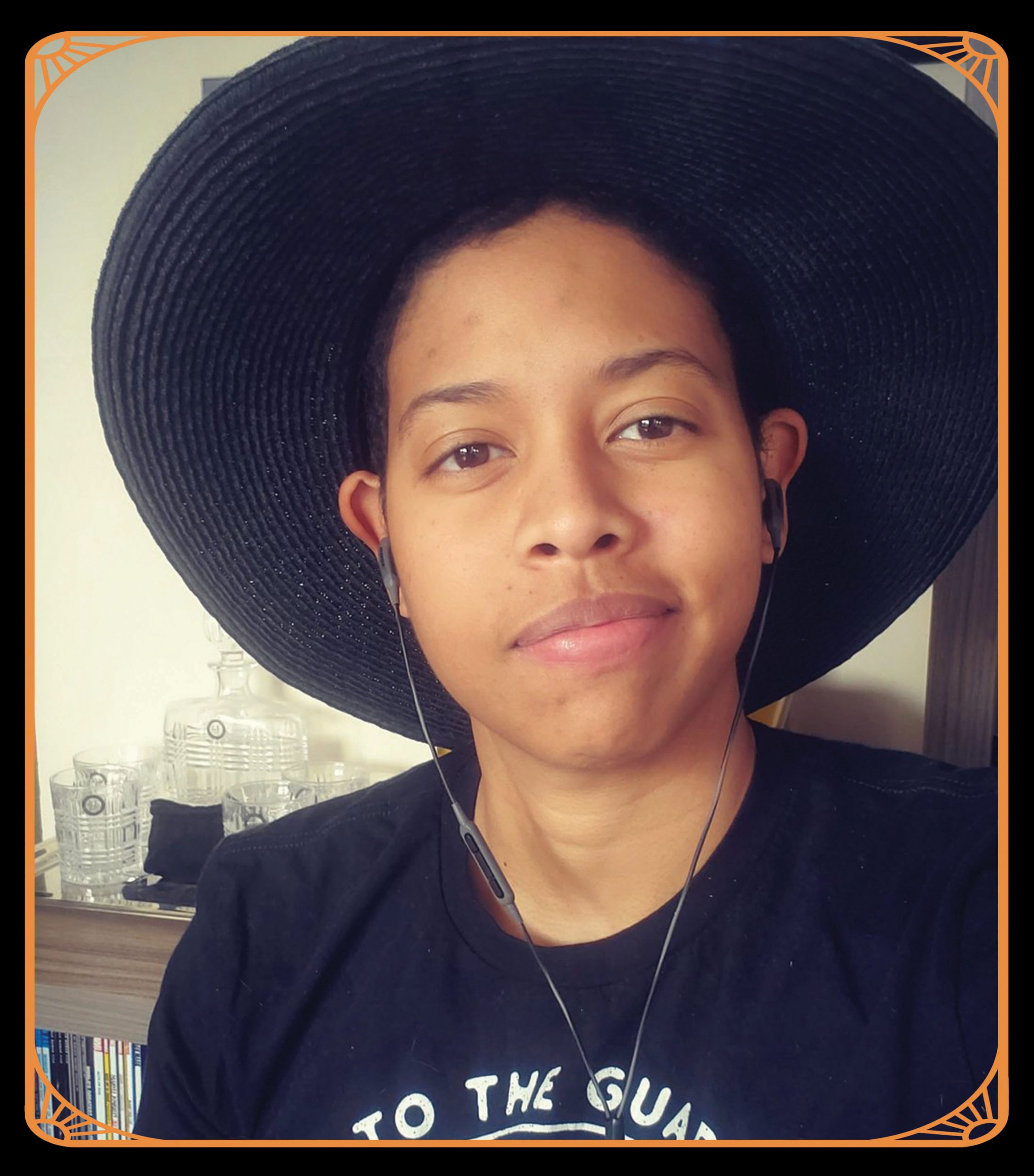 Vita Ayala_with frame