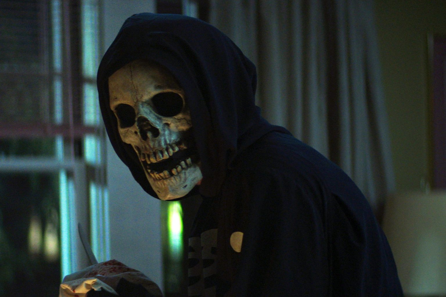 ‘Fear Street 1994’ Review – ‘Its spooky atmosphere and killer 90s soundtrack make for a fun outing‘