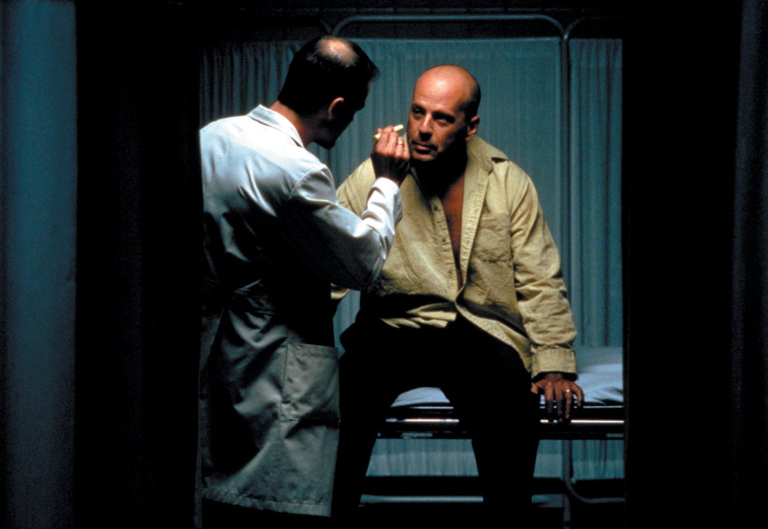 ‘Unbreakable’ 4K UHD Blu-Ray Review – One Of Shyamalan’s Best Gets A Major Upgrade In Stunning New Presentation ‘Unbreakable’ 4K UHD Blu-Ray Review – One Of Shyamalan’s Best Gets A Major Upgrade In Stunning New Presentation