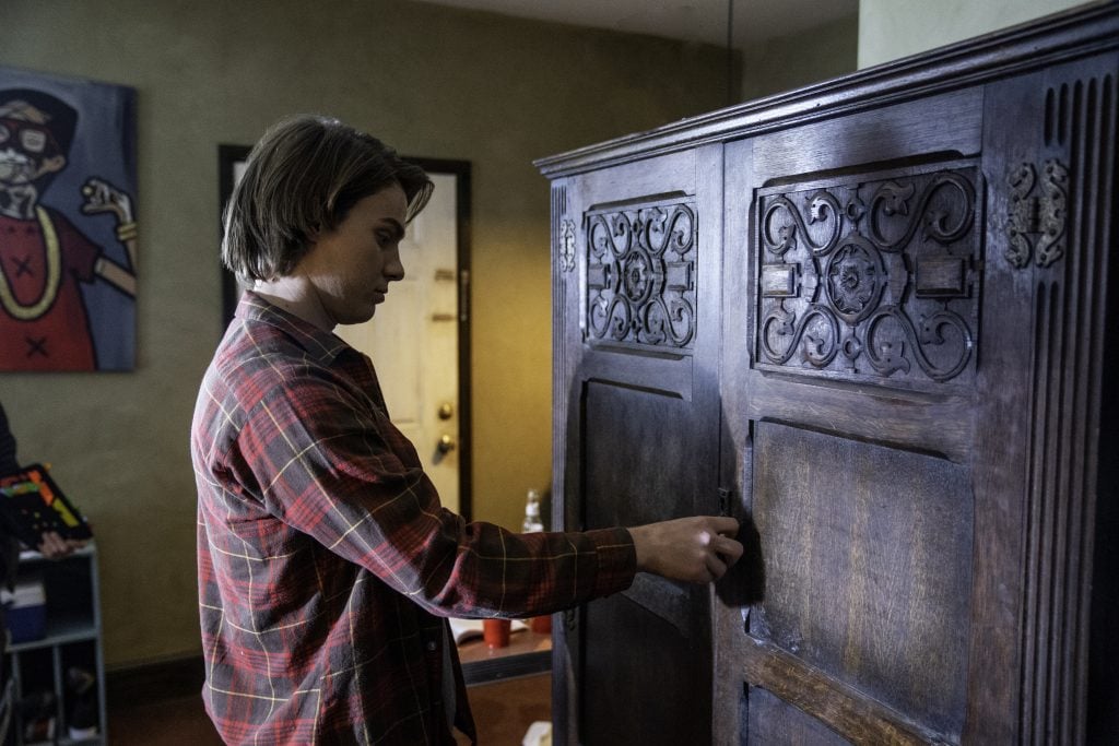 ‘CREEPSHOW’ Season 3 Episode 5 Review – The Existential Dread of Borrowed Time and a Creepy Town’s Mysteries Highlight Another Great Episode