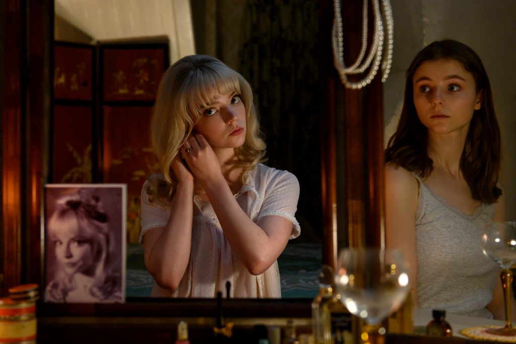 ‘Last Night in Soho’ Review – A Neon-Tinged 60s Hellscape with Great Music
