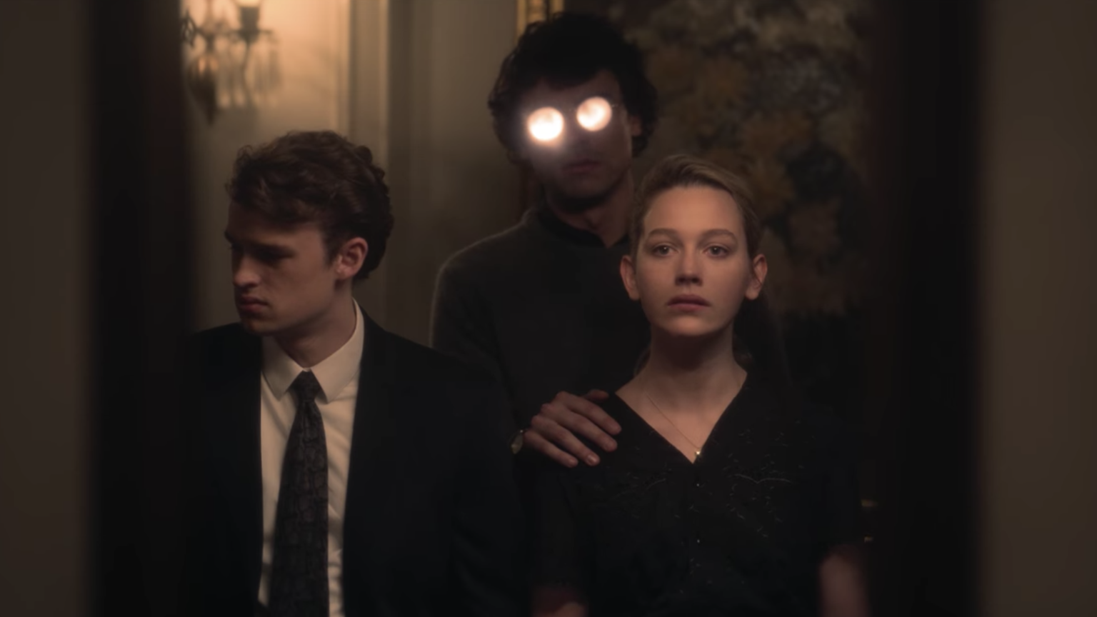 ‘The Haunting Of Bly Manor’ Blu-Ray Review – Flanagan Delivers A Ghostly Love Story Slight On Scares But Rich In Emotion