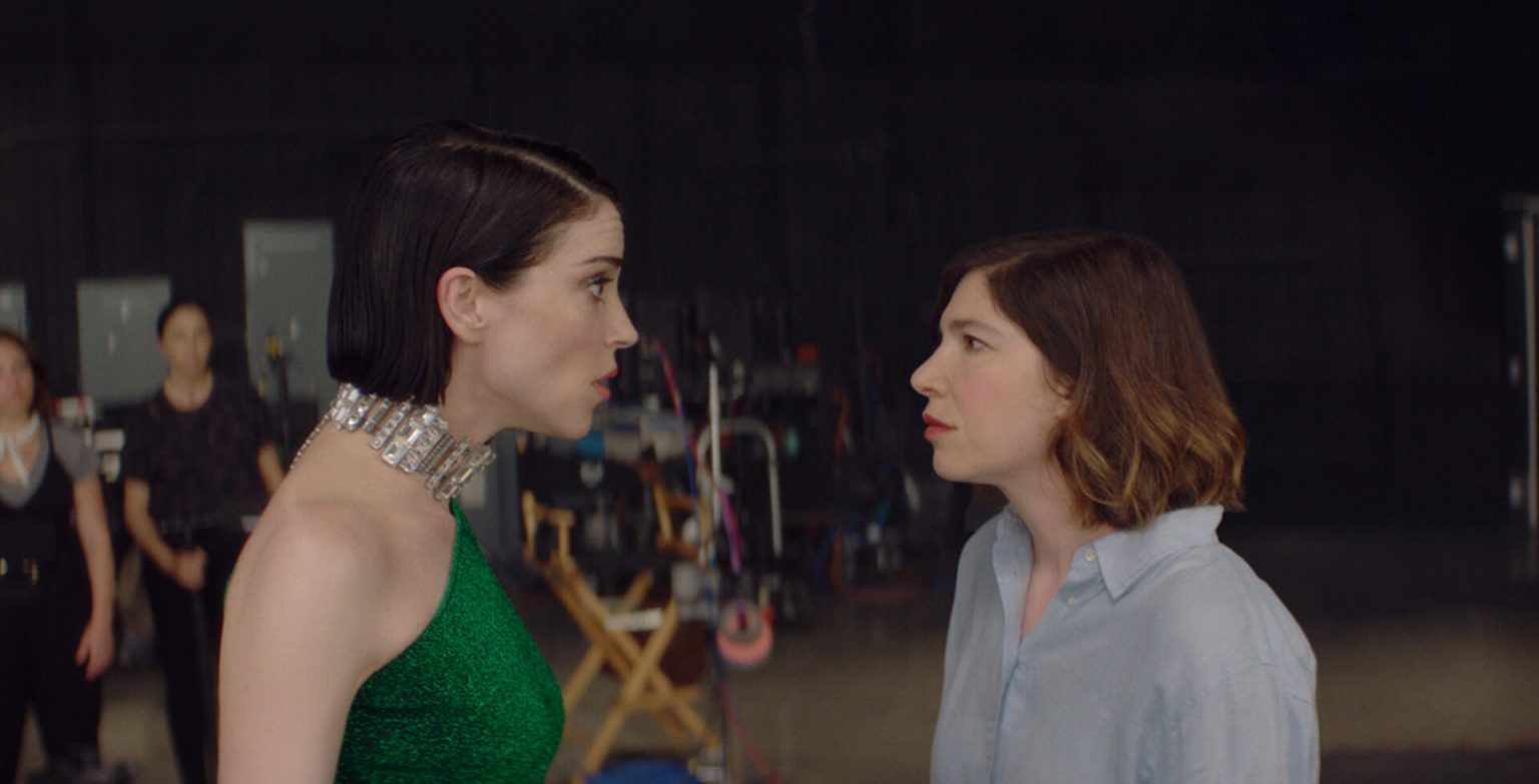 ‘The Nowhere Inn’ Blu-Ray Review – St. Vincent And Carrie Brownstein Deliver A Mind-Bending Mockumentary