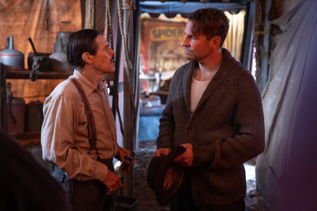 ‘Nightmare Alley’ Review – ‘An Endlessly Intriguing Grim Fairytale’