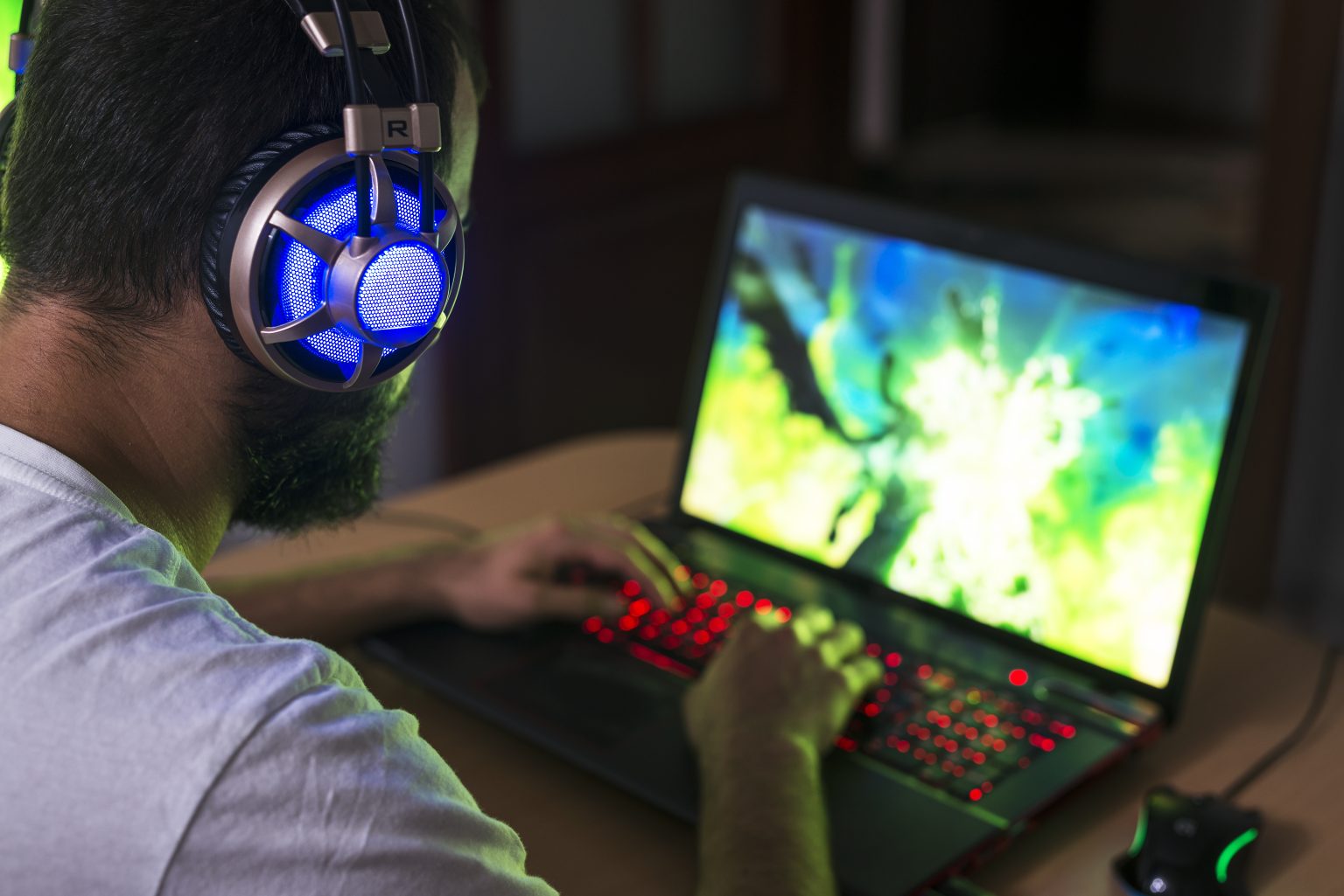 Easy Ways to Save Money When Buying a Gaming Laptop