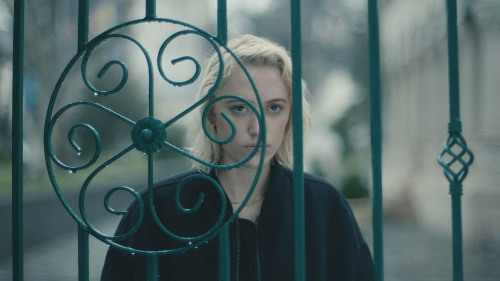 ‘Watcher’ Sundance 2022 Review – An Effective, Tense Thriller That Fizzles Out a Bit Towards the End