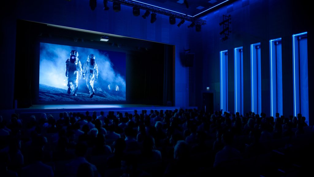 Impacts of Technology In The Movie Industry