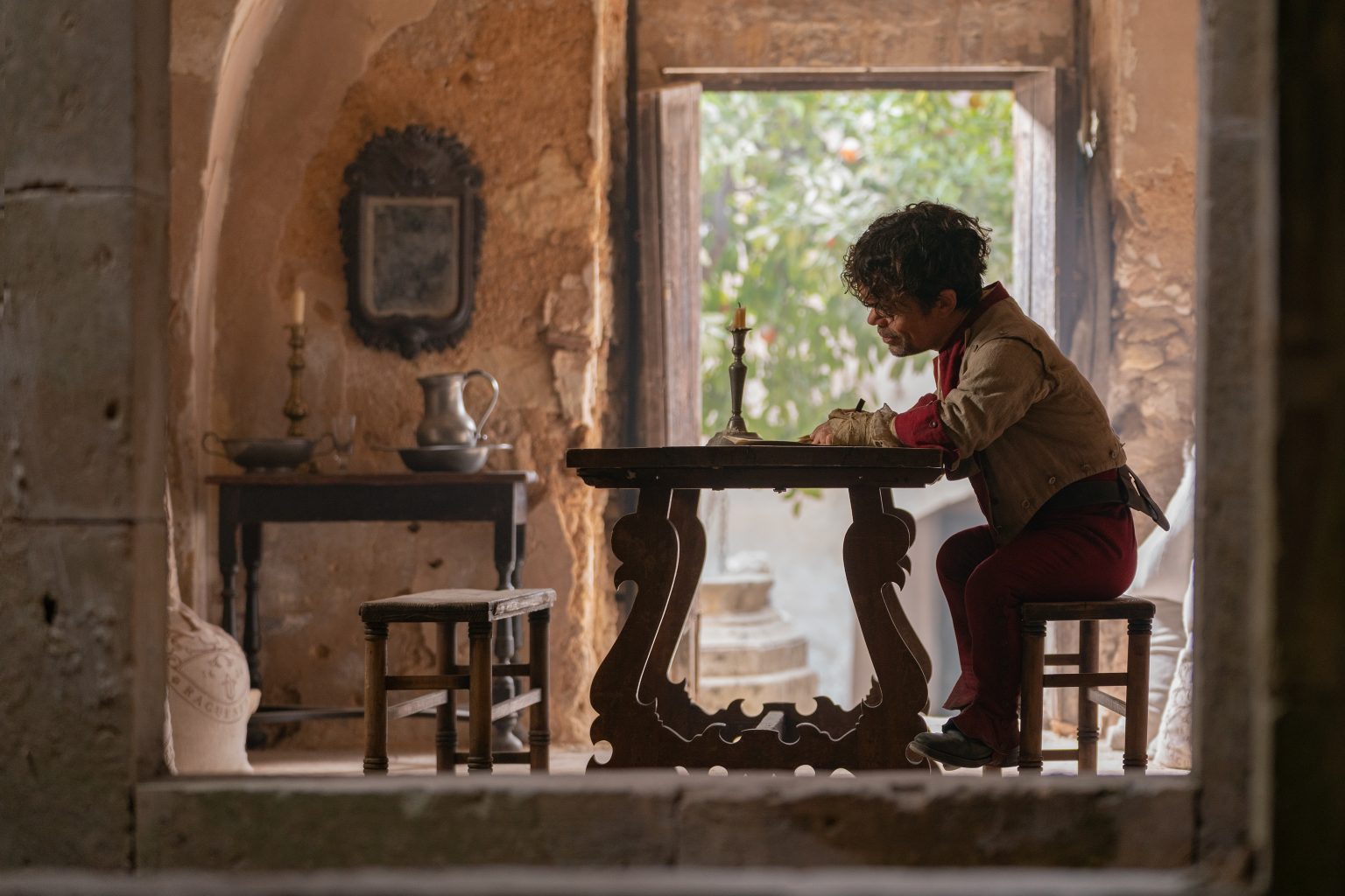 ‘Cyrano’ (2021) Review: Peter Dinklage Shines in Superb Adaptation