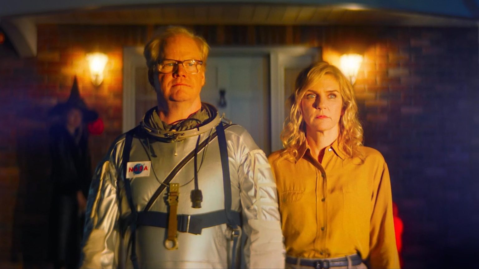 ‘Linoleum’ SXSW 2022 Review – Heartfelt Cosmic Dramedy Is Brought To Life With A Winning Ensemble