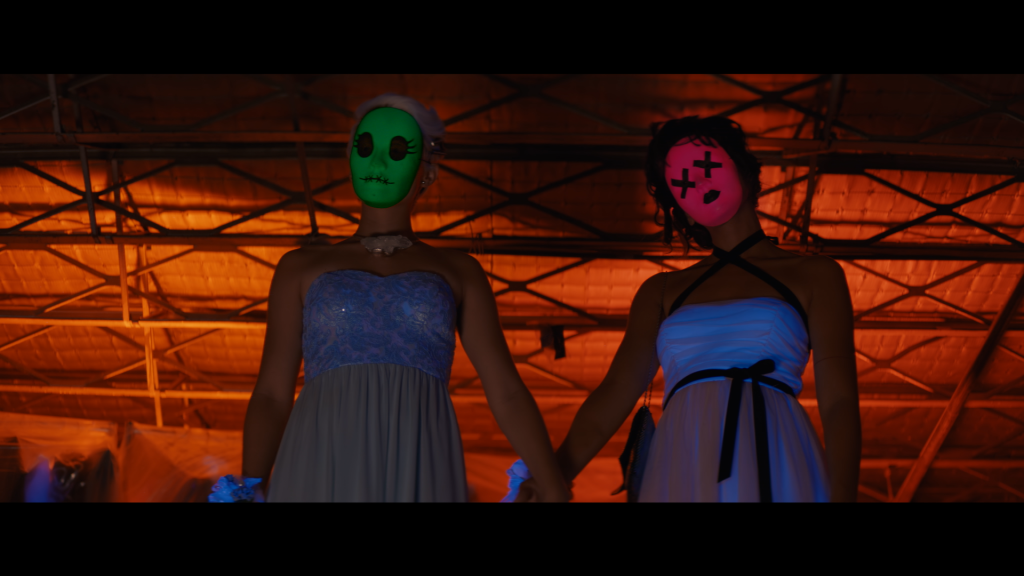 ‘Tragedy Girls’ Blu-Ray Review – A Delightfully Bloody And Hilarious Spin On The Slasher Genre
