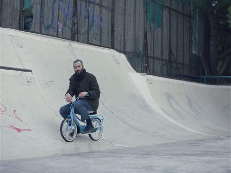 ‘Apples’ (2022) Review: Remembering is Hard to Do