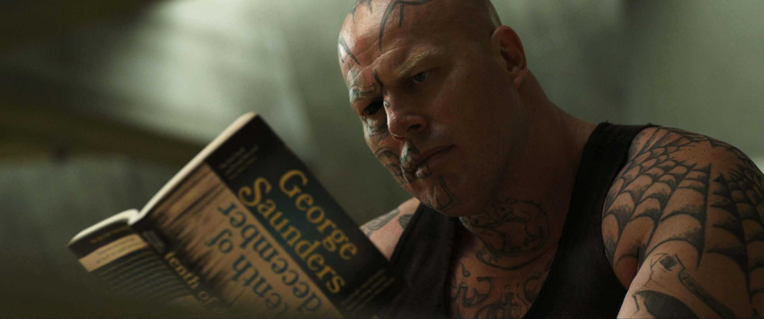 SPIDERHEAD. Nathan Jones as Rogan. Cr. Netflix © 2022