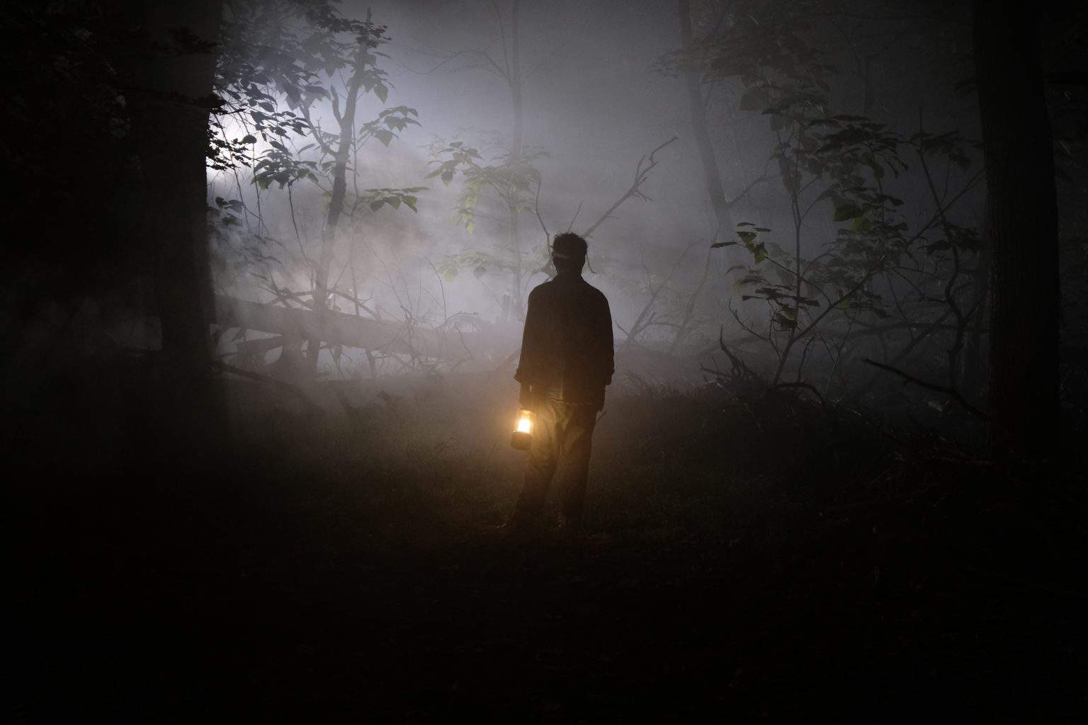 ‘A Wounded Fawn’ Tribeca 2022 Review – A Haunting World Of Blood and Bones Reveals The Darkest Parts Of The Mind