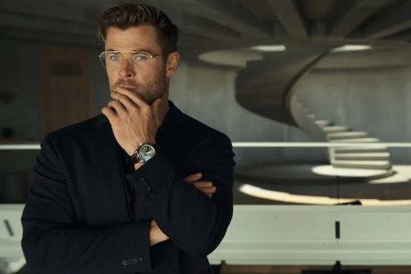 ‘Spiderhead’ Review – Evil Chris Hemsworth Almost Saves It