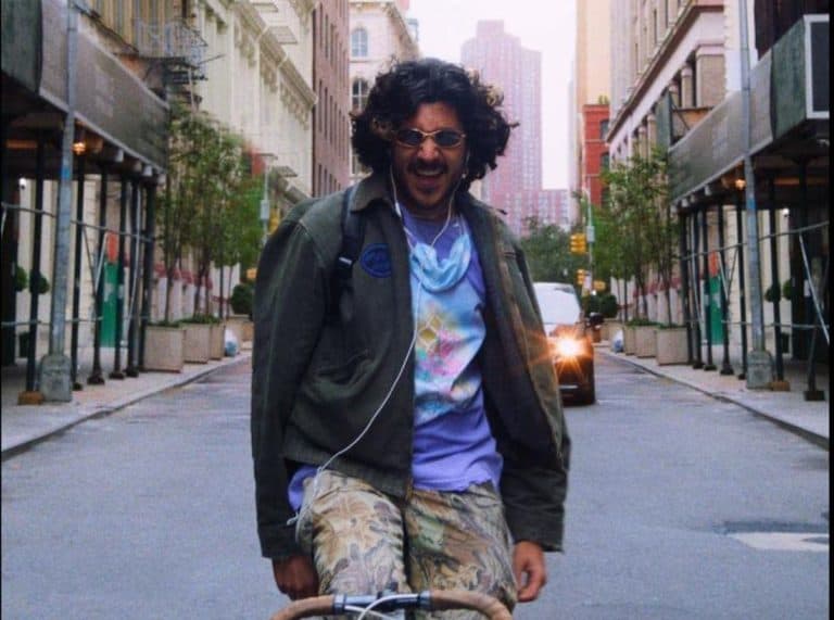 ‘God’s Time’ Tribeca 2022 Review – A Dark Comedy About The Dangers of Addiction & Obsession