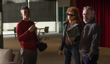 ‘Official Competition’ (2022) Review: Satire Slaps Ego On Chopping Block