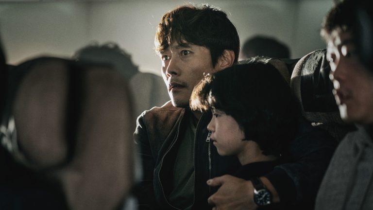 ‘Emergency Declaration’ Review – Basic Plot Nearly Saved By Great Acting And Directing