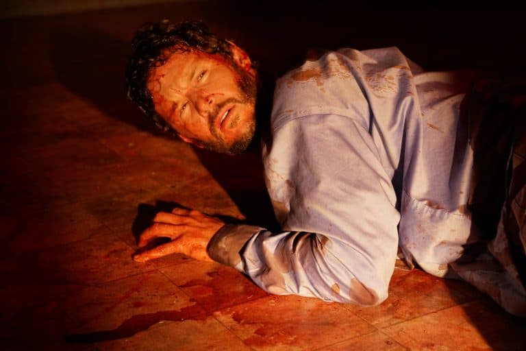 ‘Glorious’ (2022) Review – A Piss-Stained Cosmic Nightmare That You Won’t Soon Forget