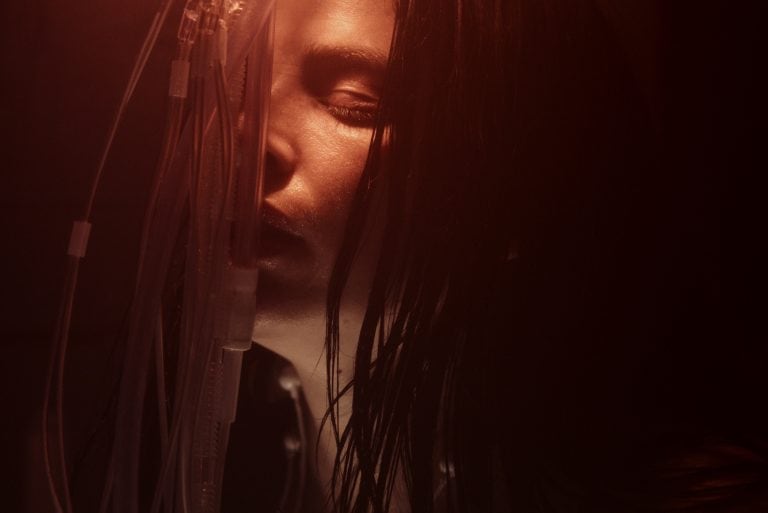 ‘Tin Can’ Review – A Claustrophobic, Anxiety-Inducing Nightmare