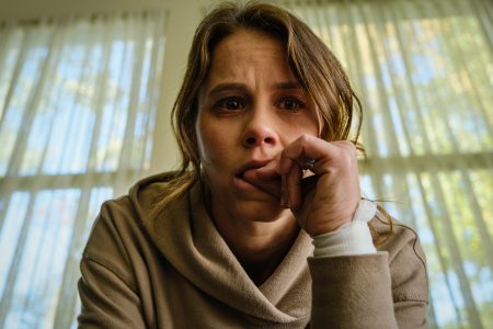 ‘Smile’ Review – As Deep As It Is Dark And Unsettling