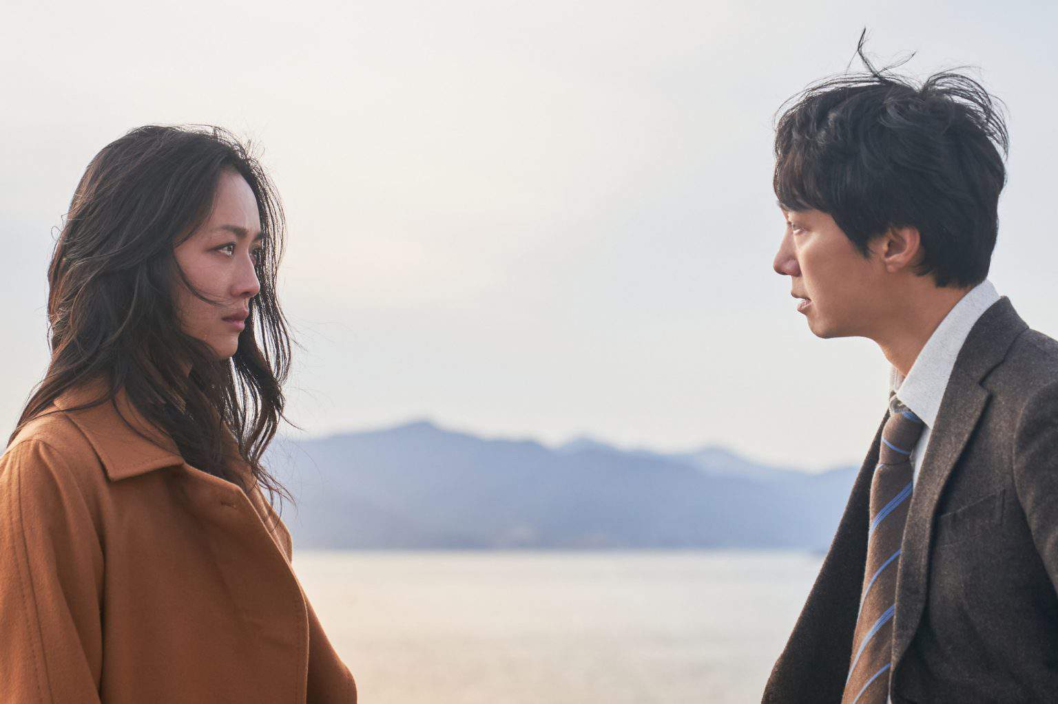 ‘Decision To Leave’ NYFF 2022 Review – A Flat Mystery Romance From Park Chan-wook