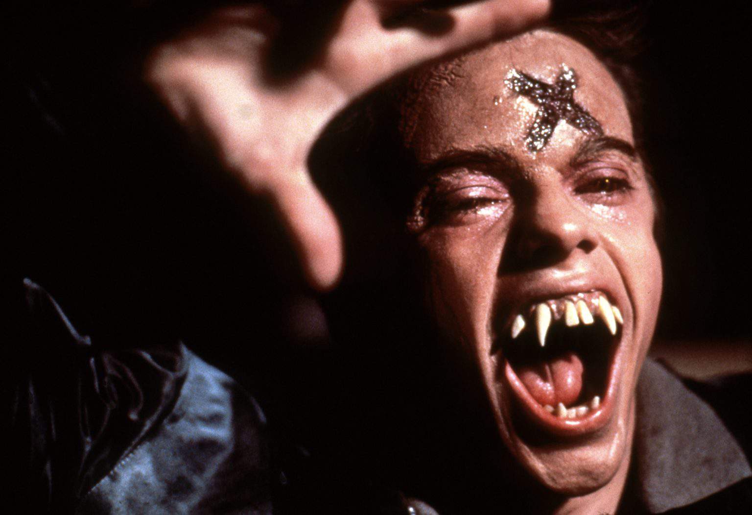 ‘Fright Night’ (1985) 4K UHD Blu-Ray SteelBook Review – A 5-Star Release For A Horror Classic ‘Fright Night’ (1985) 4K UHD Blu-Ray SteelBook Review – A 5-Star Release For A Horror Classic