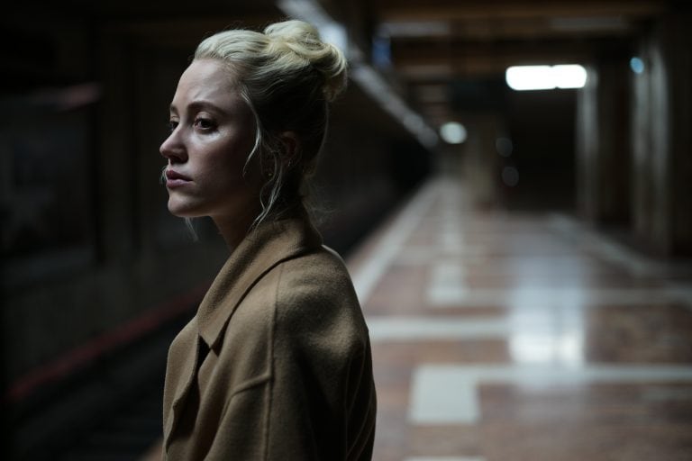 ‘Watcher’ (2022) Blu-Ray Review – Maika Monroe Anchors A Terrific, Pulse-Pounding Thriller ‘Watcher’ (2022) Blu-Ray Review – Maika Monroe Anchors A Terrific, Pulse-Pounding Thriller