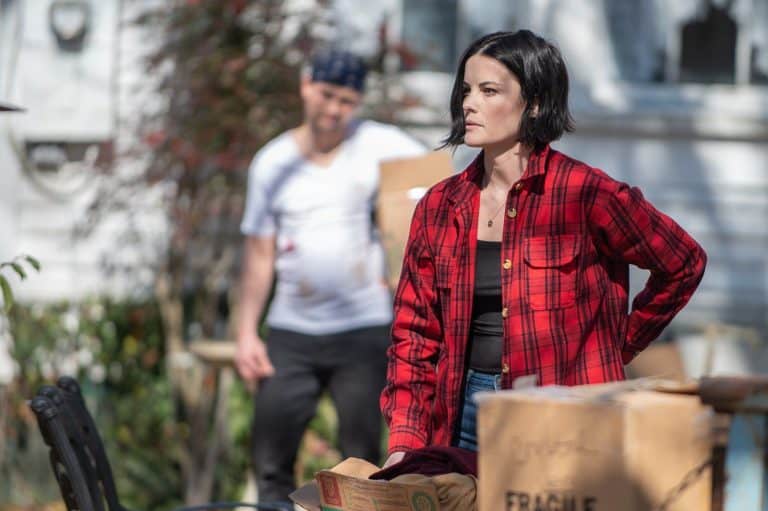 ‘The Minute You Wake Up Dead’ Blu-Ray Review – Sluggish Crime Thriller Suckers You In With Strong Cast