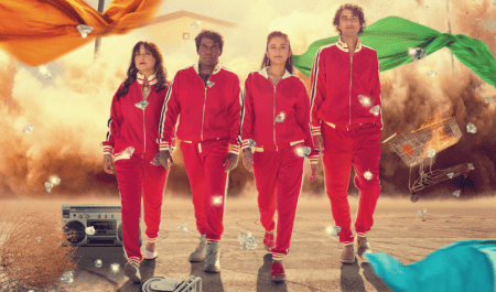 ‘Four Samosas’ (2022) Review – A Rollicking Heist Comedy