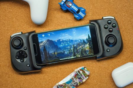 Accessories To Enhance Your Mobile Gaming Experience