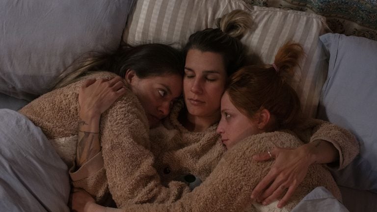 ‘Petit Mal’ Review – A Beautiful and Delicate Exploration of Passion and Power Dynamics ‘Petit Mal’ Review – A Beautiful and Delicate Exploration of Passion and Power Dynamics