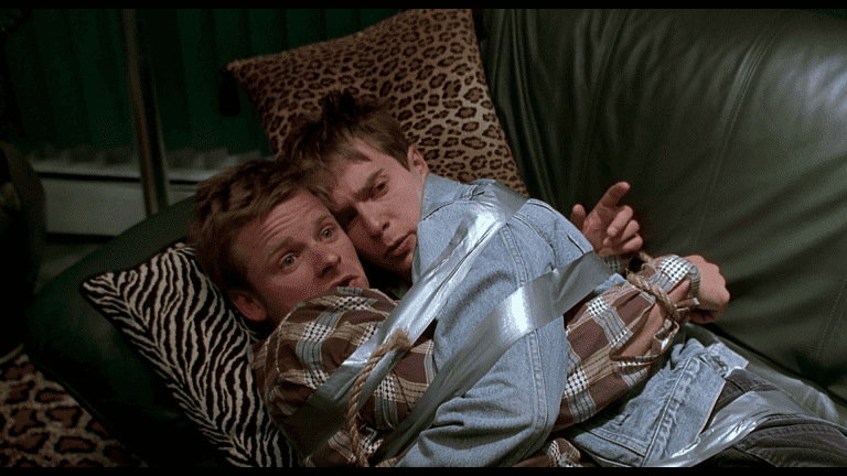 ‘Safe Men’ Blu-Ray Review – Strong Cast Buoys Inconsistent, Oddball Comedy