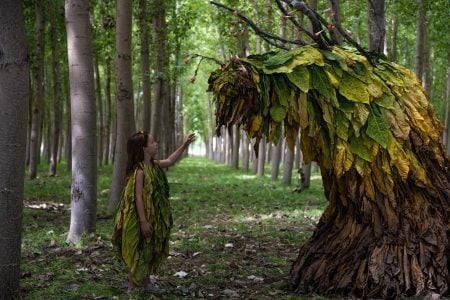 ‘Tobacco Barns’ Interview – Director Rocío Mesa Breaks Down The Film’s Incredible Creature Design [SXSW 2023]