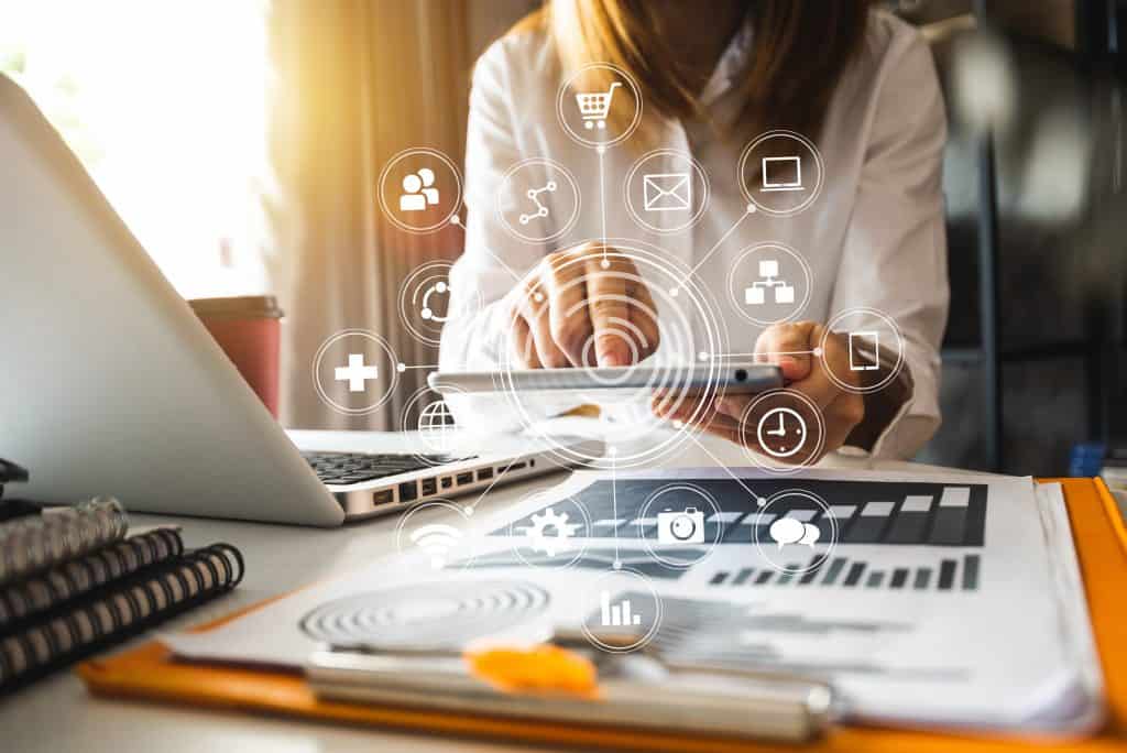 Digital marketing media in virtual screen.businesswoman hand