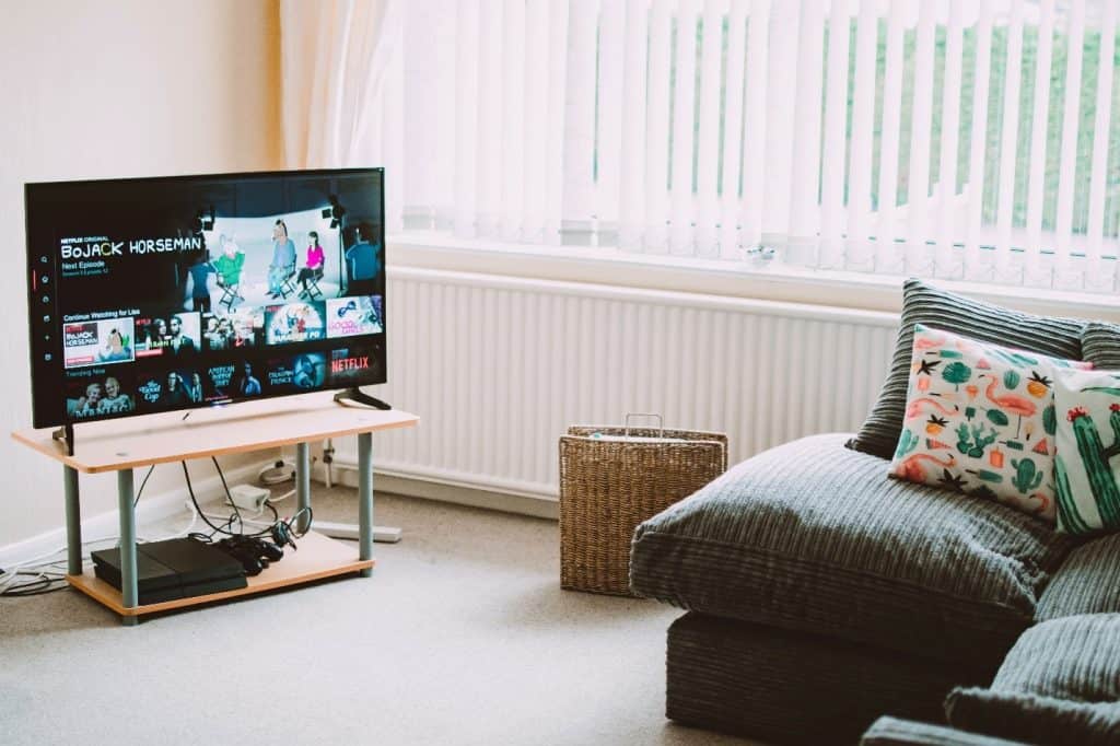 Enhance Your Entertainment: Exploring Smart IPTV on SMART TVs