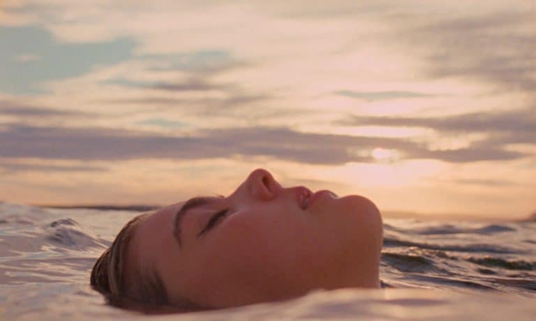 ‘Tits’ Review – A Universal Story Tailor-Made For The Diffidence In Us All [Cannes 2023]