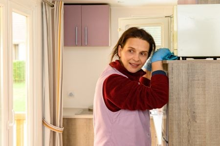 ‘Between Two Worlds’ Review – Juliette Binoche Goes Undercover To Explore The Working Class
