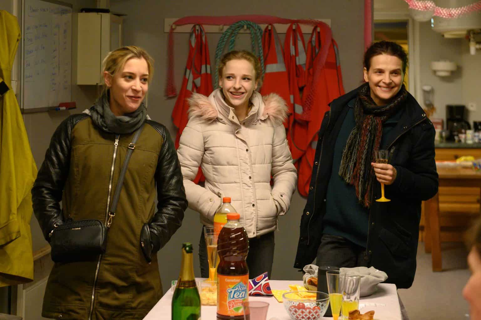 ‘Between Two Worlds’ Blu-Ray Review – Juliette Binoche Shines In Layered Working Class Drama