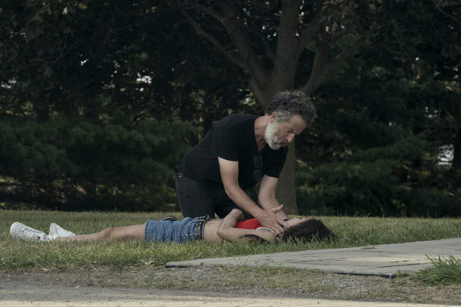 ‘Painkiller’ Series Review – Netflix’s Limited Series Takes A Stab At The Company That Pushed OxyContin To America