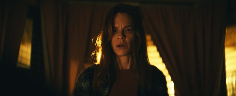 ‘The Good Mother’ (2023) Review – Hilary Swank & Olivia Cooke Shine In Unfulfilled Drama