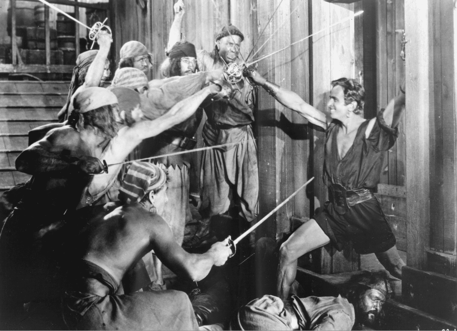 Douglas Fairbanks Double Feature: ‘Robin Hood’ and ‘The Black Pirate’ Blu-Ray Review – Fearless Swashbuckling Fun